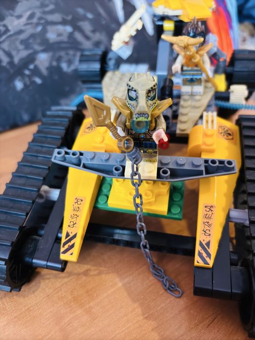 Конструктор Chima, набор Чима і машина  3 фігурки зі зброєю