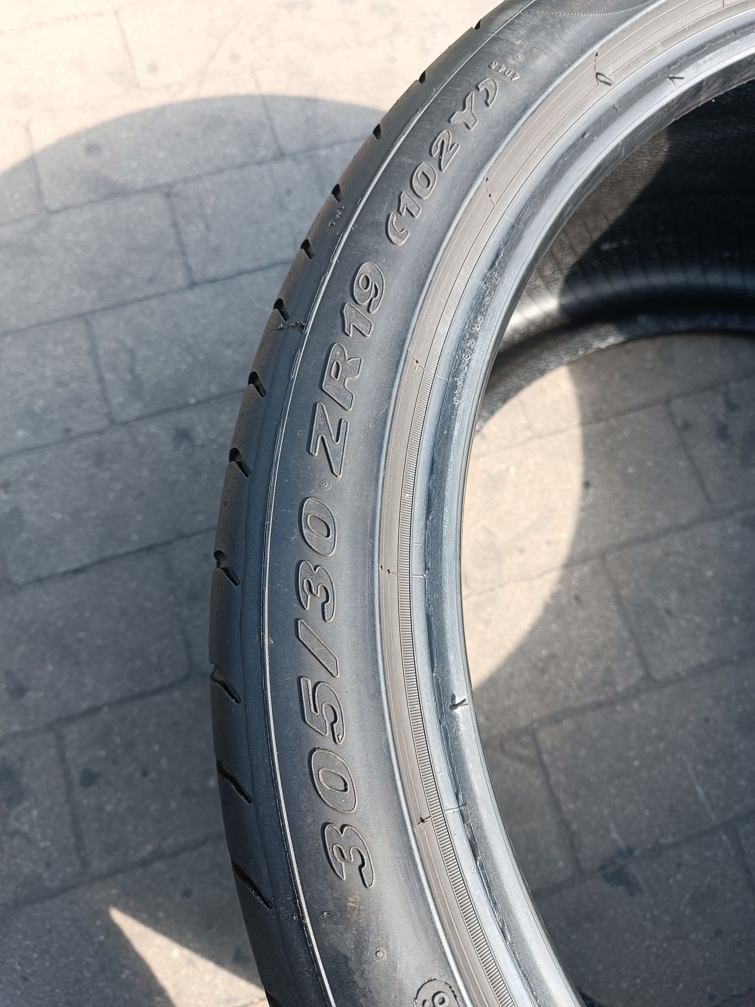 305/30ZR19  305/30R19 Pirelli P Zero 102 Y