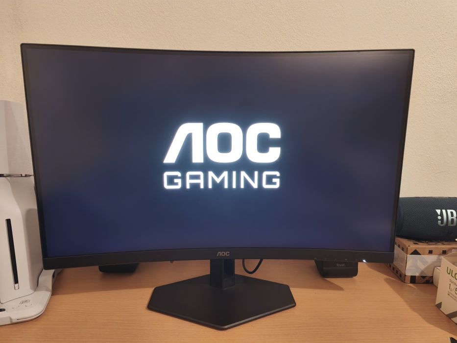 Monitor AOC curvo 27" com colunas Trust