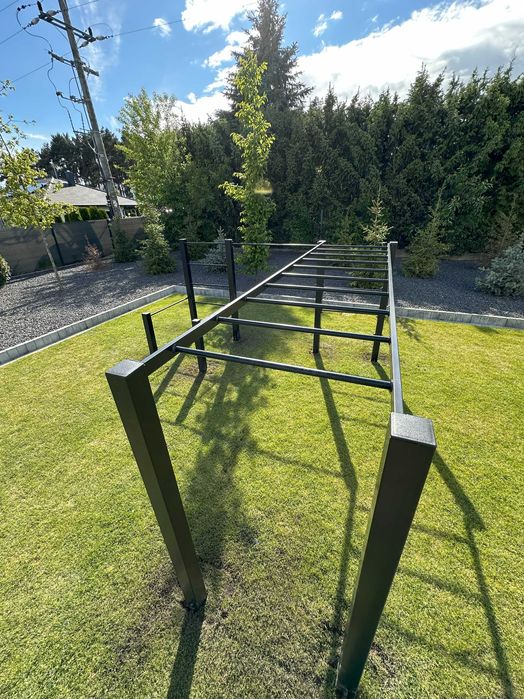 plac do ćwiczeń, siłownia ogrodowa, drążki