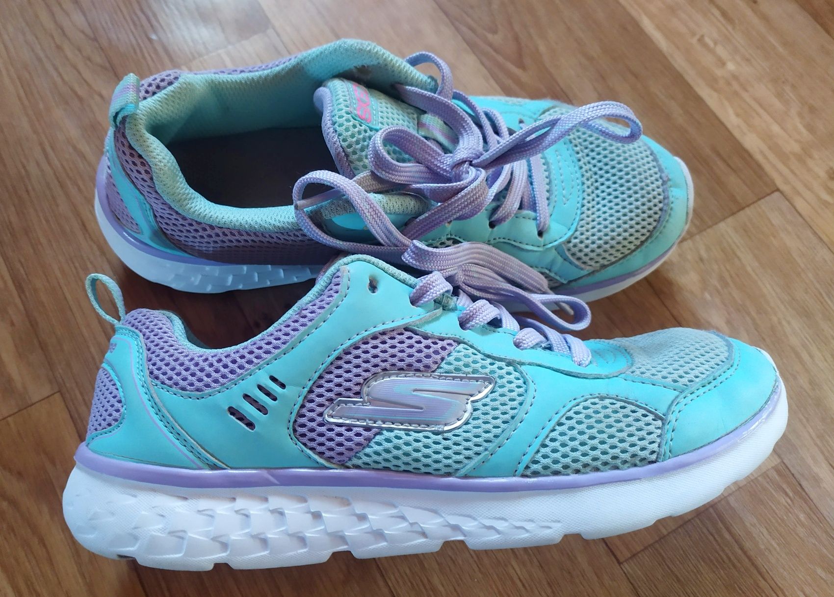 Кросівки Skechers легесенькі для дівчинки