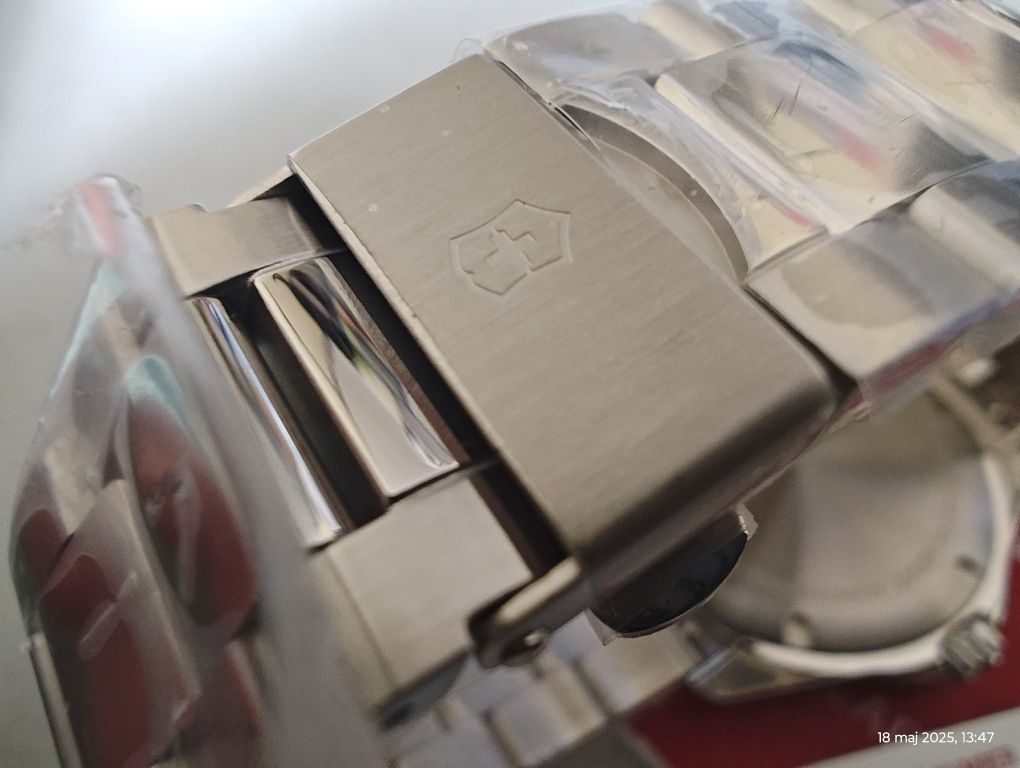 Victorinox Fieldforce GMT