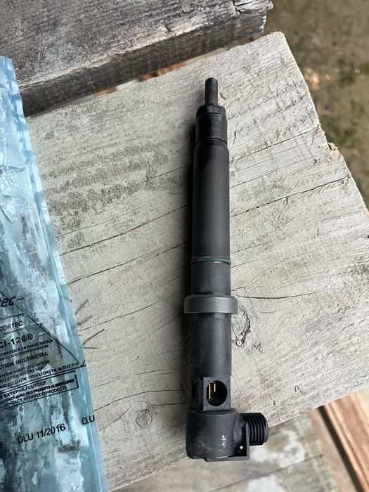 Продам Форсунку до Mersedes мотор OM 651