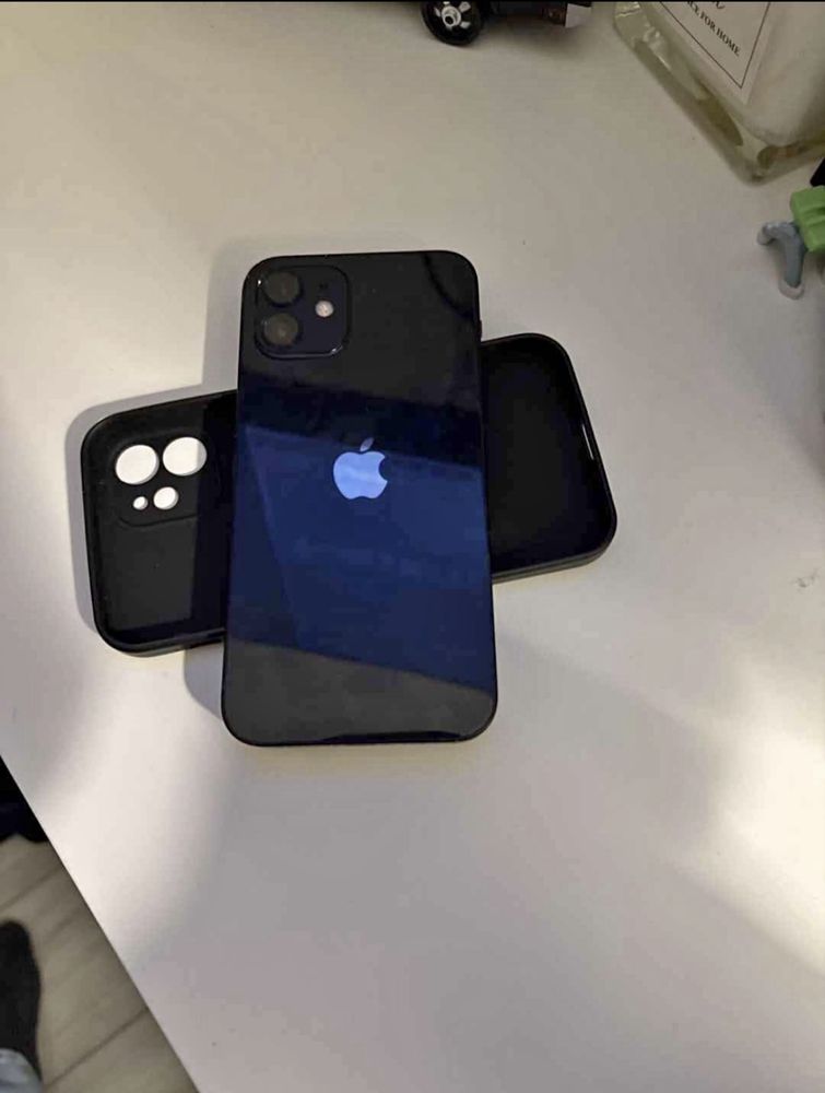 Iphone 12 w dobrym stanie