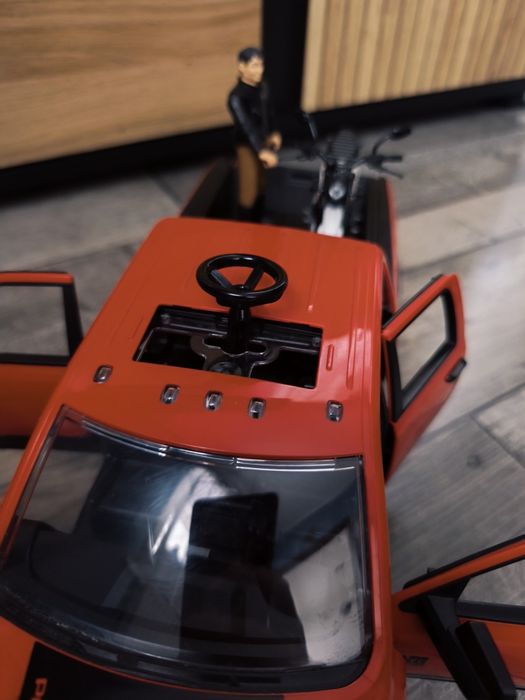 BRUDER 02502 samochód RAM z motocyklem Ducati i kierowcą