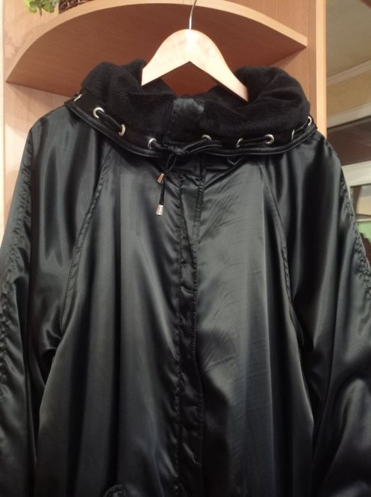 Зимова жіноча куртка