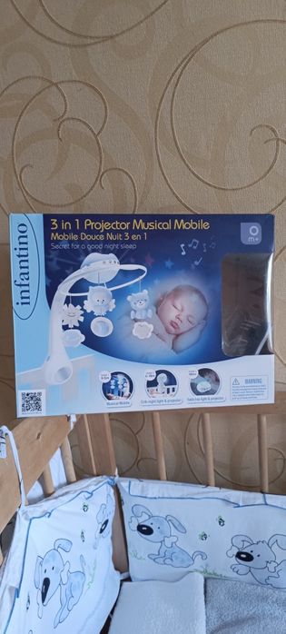 Музичний мобіль з проетором Infantino 3 в 1