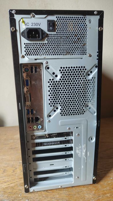 Komputer  Windows 11 (i5 3470+RX 570,8gb ram)-AKTUALNE