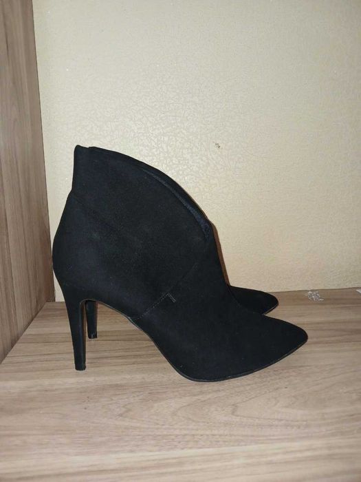 ботильйони 38 розмір