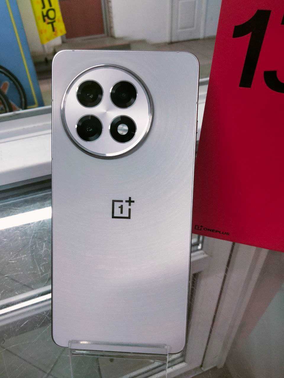 ONEPLUS 13R 12/256GB OnePlus 13R 12/256GB