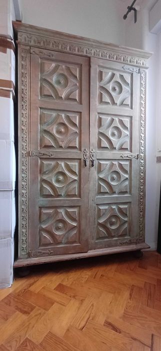 Vendo armário roupeiro acabamento cobre oxidado