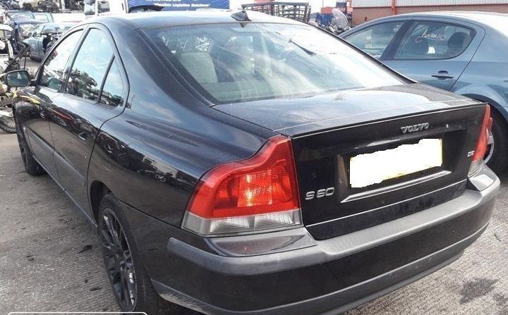 VOLVO S60 2.4D DE 2004 DISPONÍVEL PARA PEÇAS BANCOS VENDIDOS