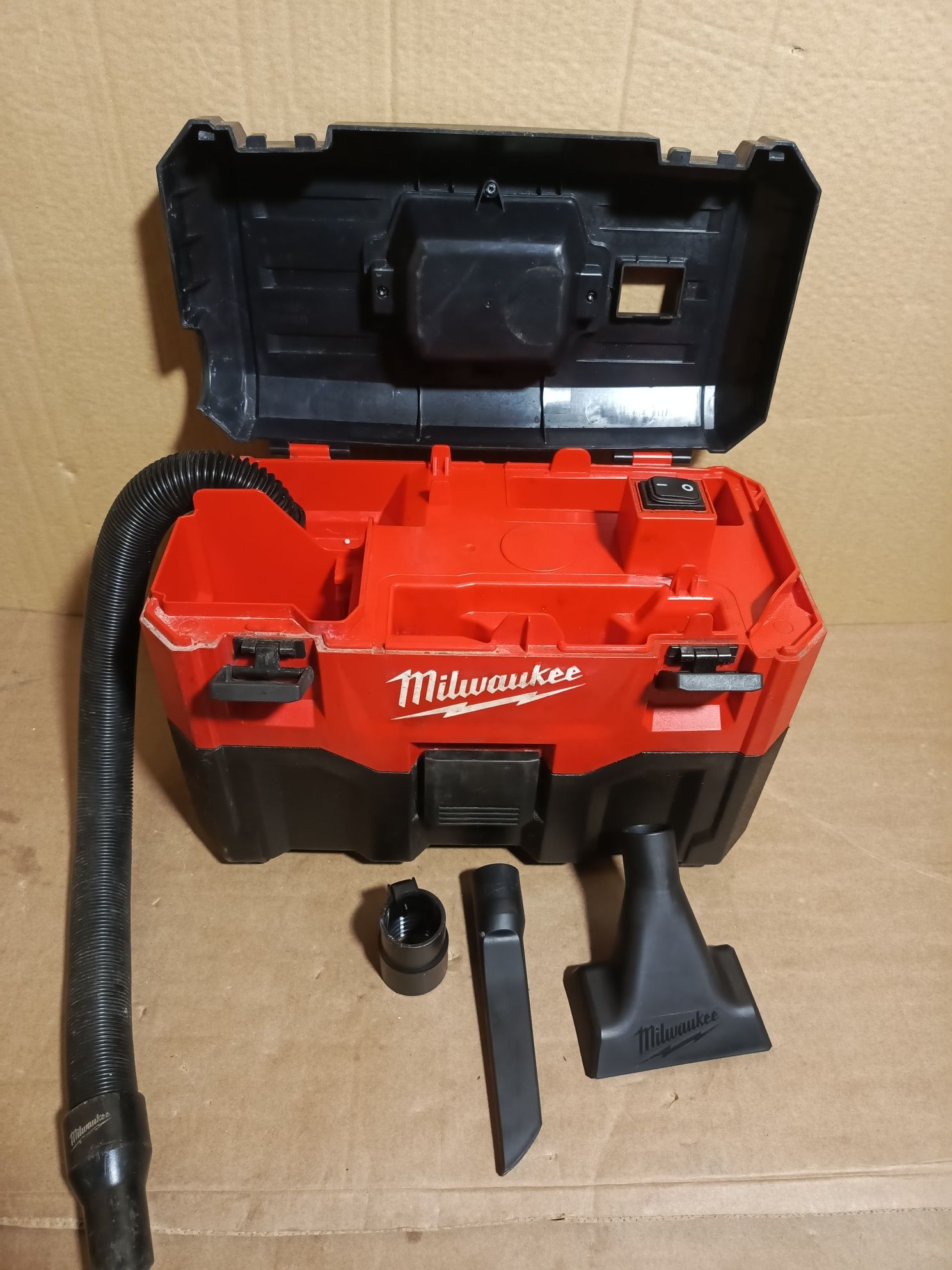 Milwaukee m18  odkurzacz przemysłowy M18 vc-2