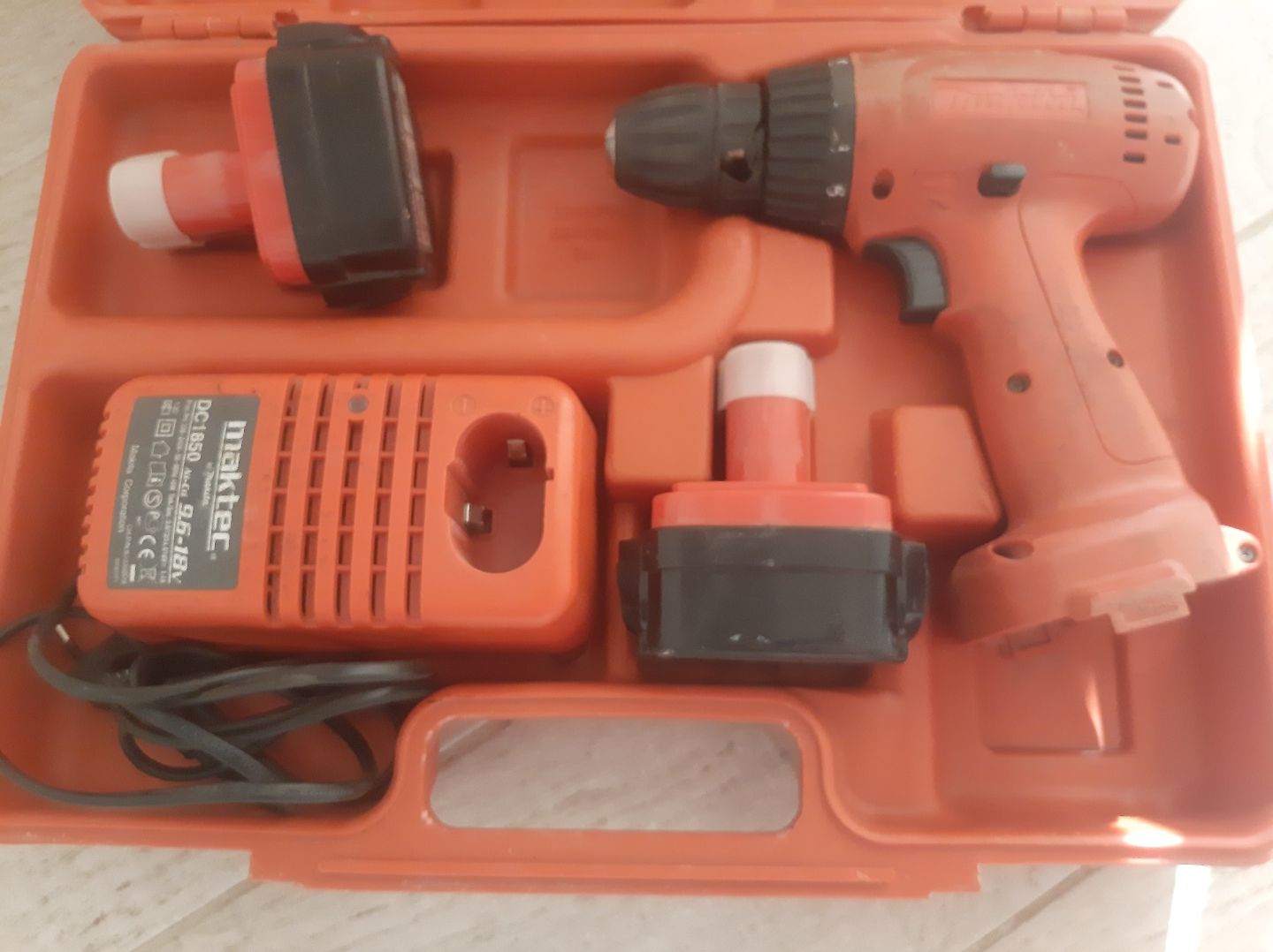 Шуруповерт Makita