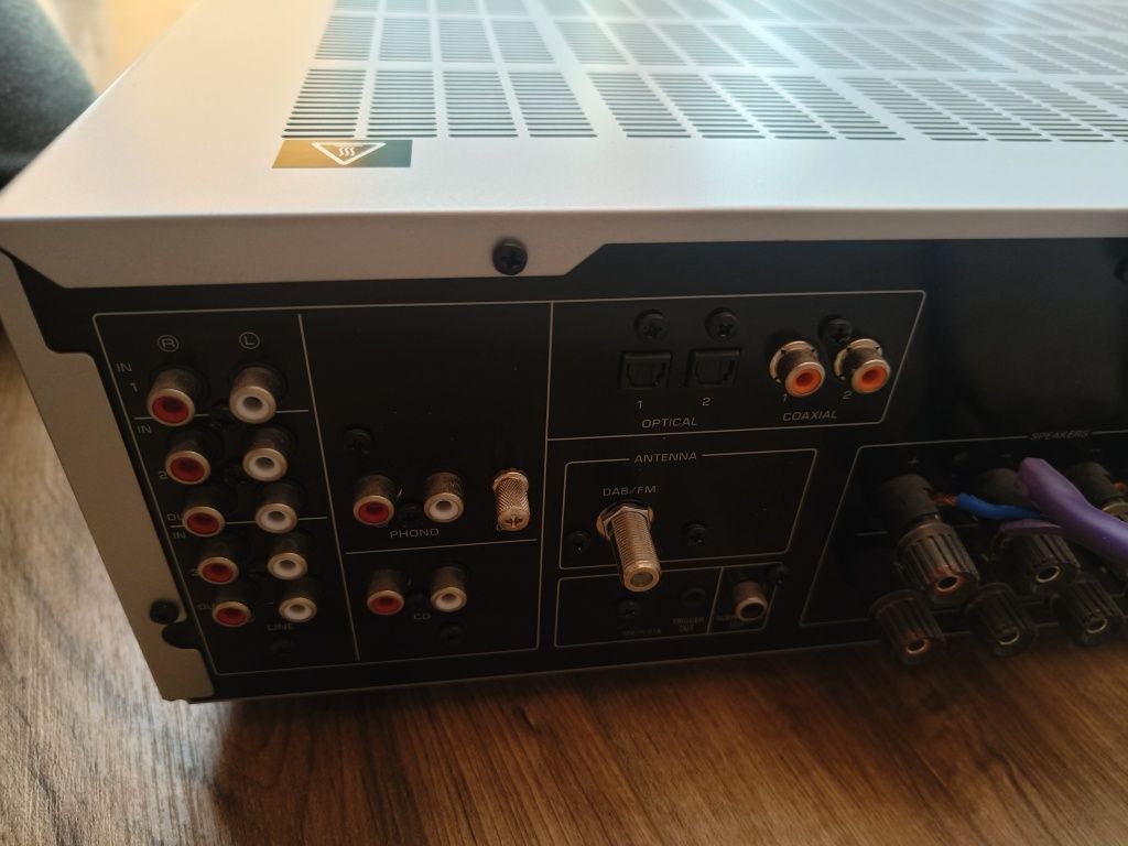Amplituner wzmacniacz stereo Yamaha rn-803d