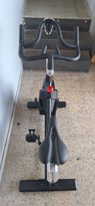 Bicicleta ginasio Matrix Live Strong