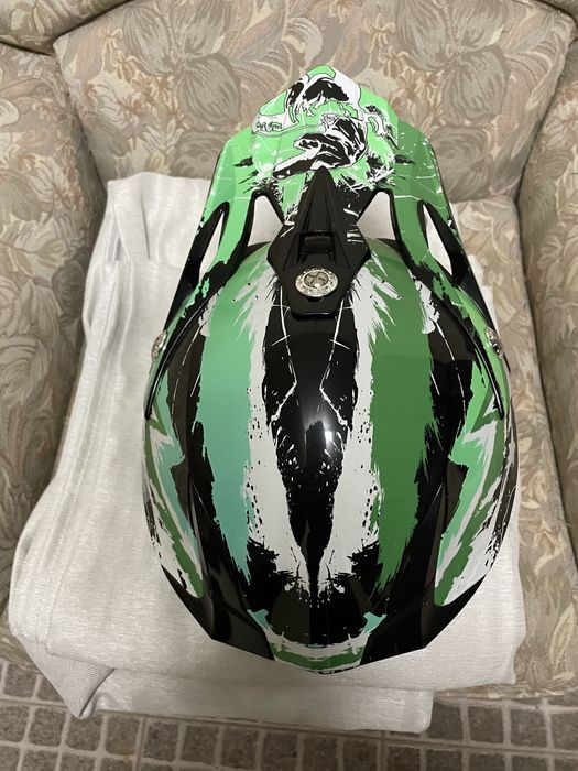 Capacete para mota NOVO