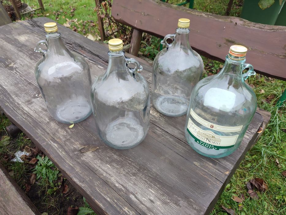 Gąsiory, butelki 5litrowe