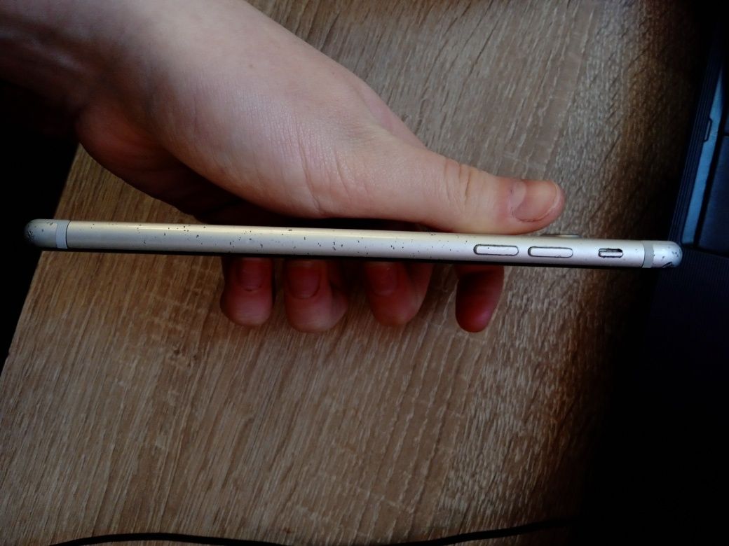 Продаю iPhone 7 Plus на запчастини

Телефон заблокований власником, ал