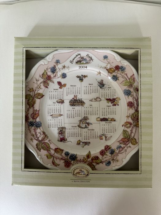 Рідкісна тарілка-календар 2004 року