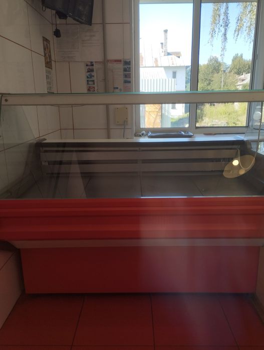 Продам холодильную витрину