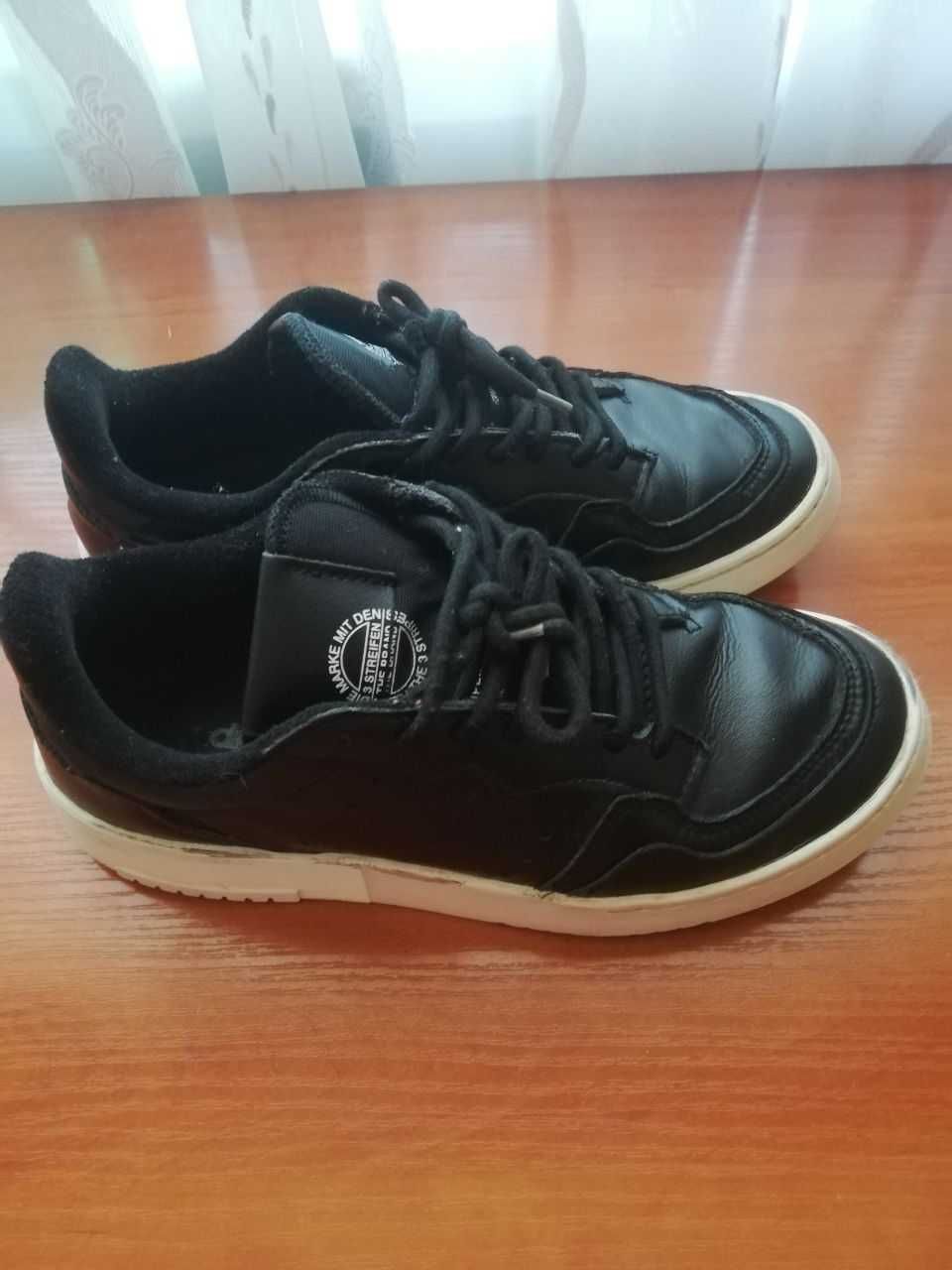 Кеди  Adidas (фірмові) шкіряні для хлопчика - 36 розмір