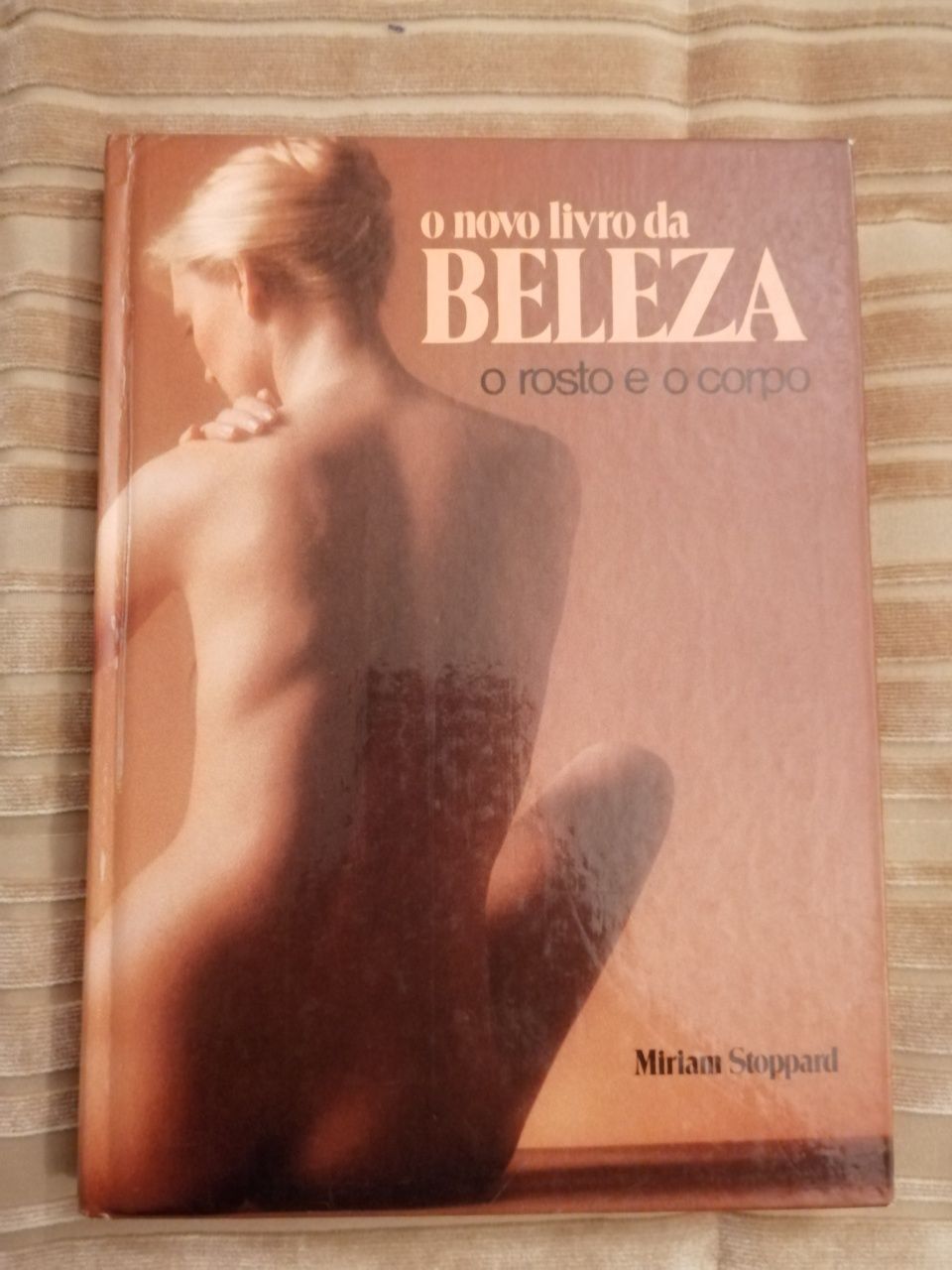 Livro: Desafiar a Idade/Beleza Rosto e Corpo