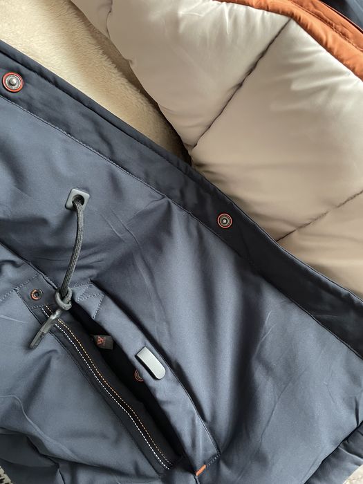 Синя чоловіча зимова куртка