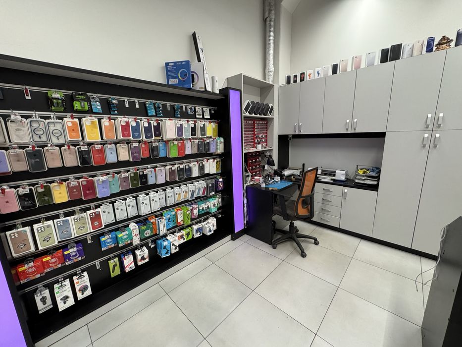 Бізнес під ключ (Ашан, Львів) — ремонт смартфонів та продаж аксесуарів
