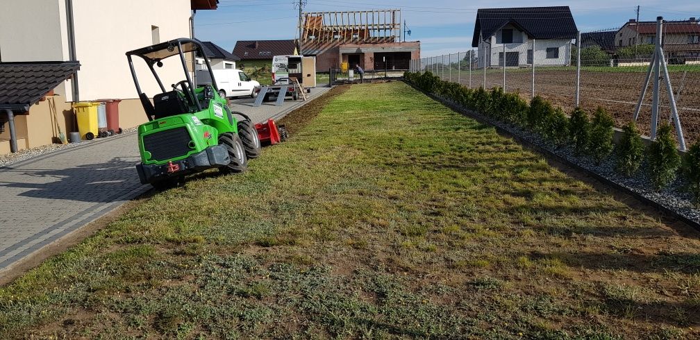 Zakładanie trawników, prace ogrodnicze, niwelacja terenu