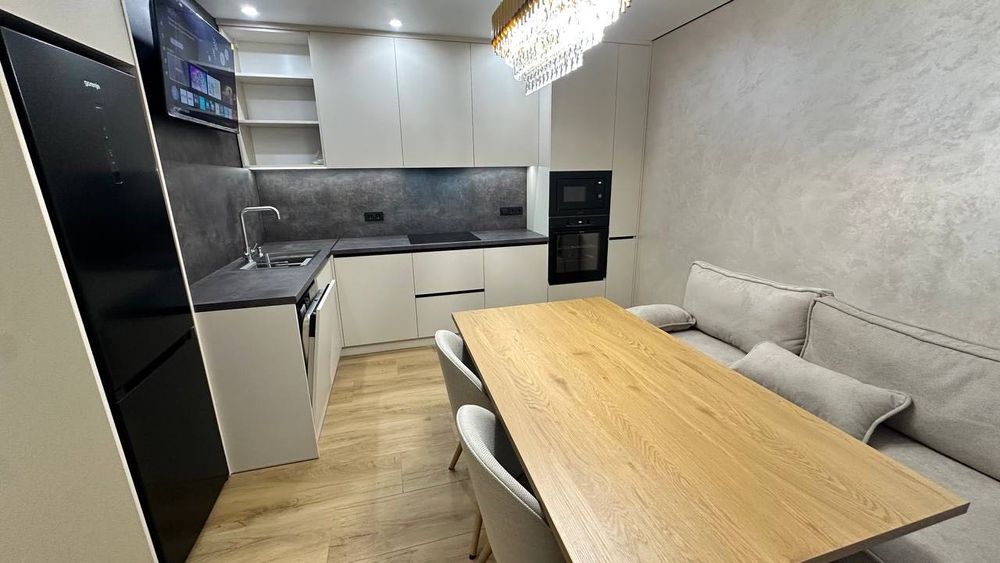 Продаж 2 км квартири з якісним ремонтом