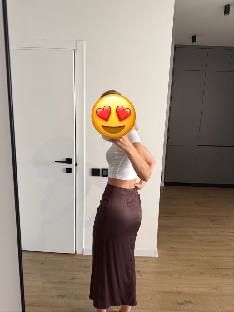 Нова атласна юбка Zara
