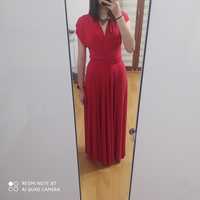 Czerwona sukienka na wesele