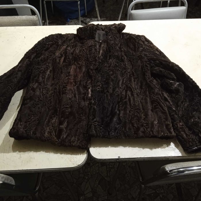 futro karakuł ciemnobrązowy