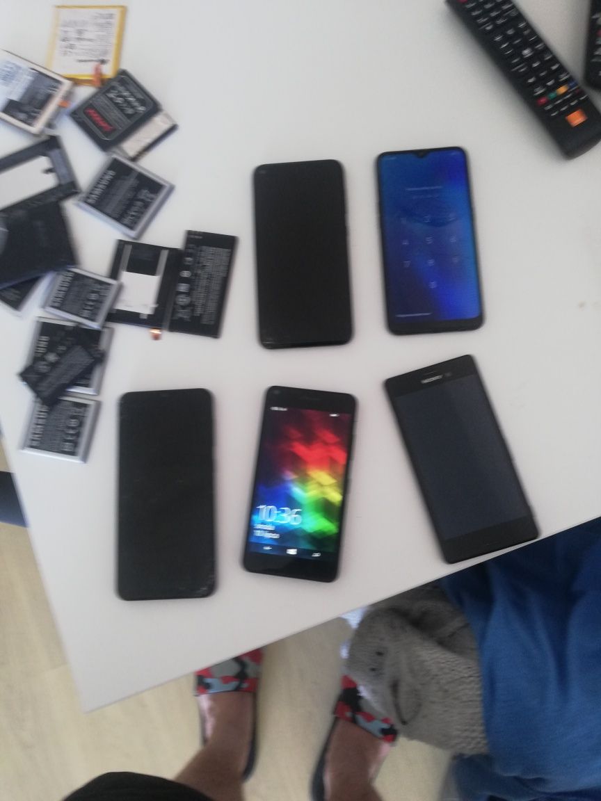 Sprzedam zestaw telefonów i bateri na cześć