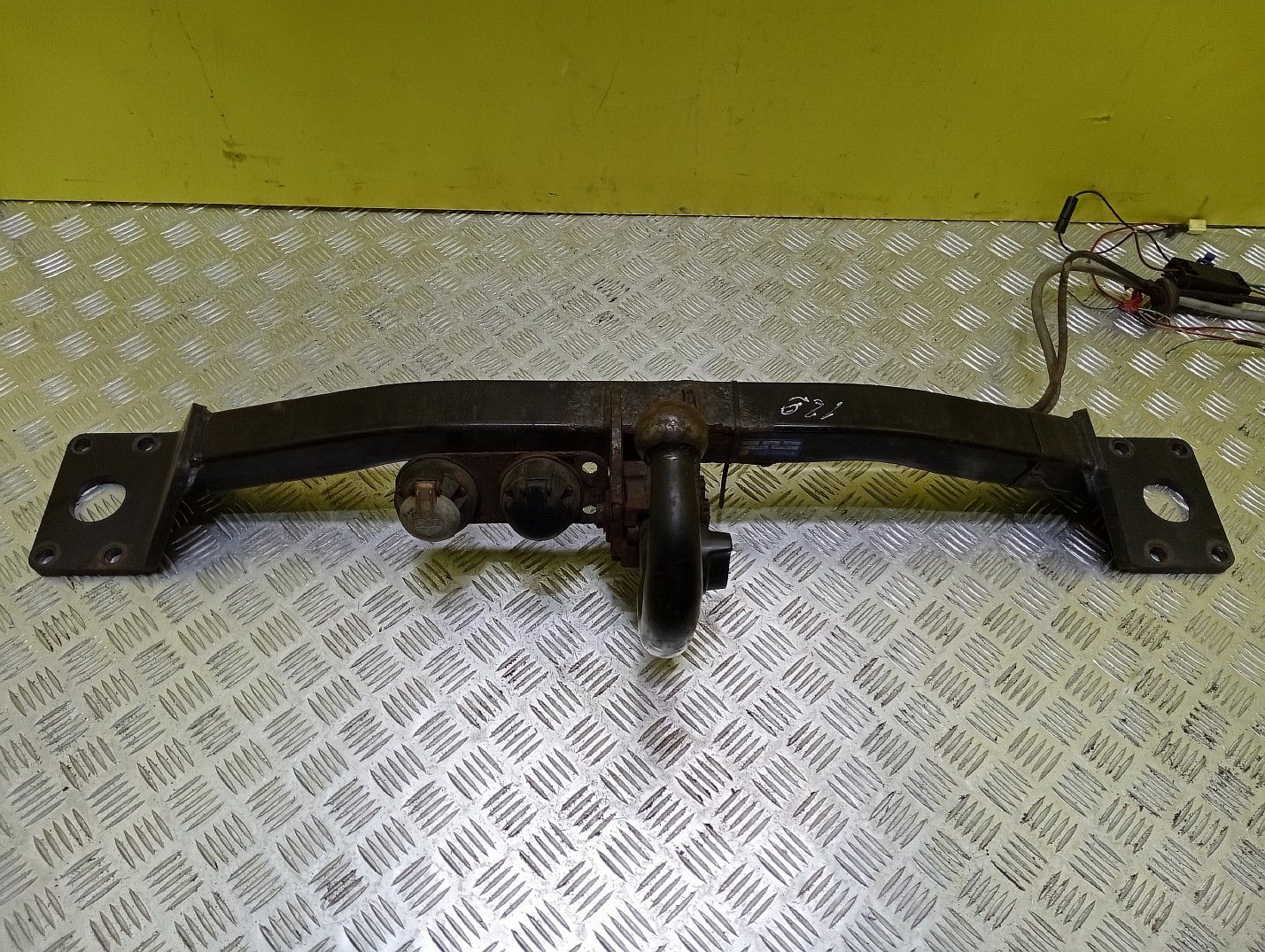 Фаркоп VW Touareg 2007-2010 Причіпний пристрій Прицепное устройство