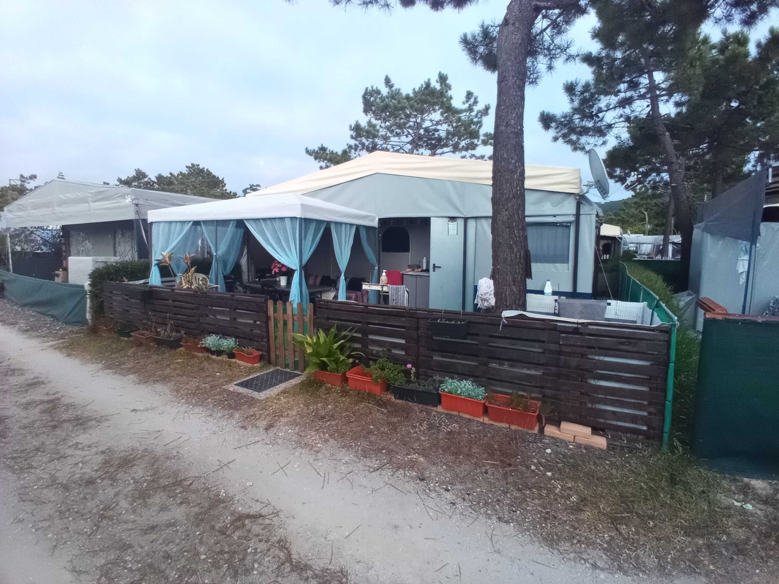 Caravana e recheio em parque de campismo Figueira da foz