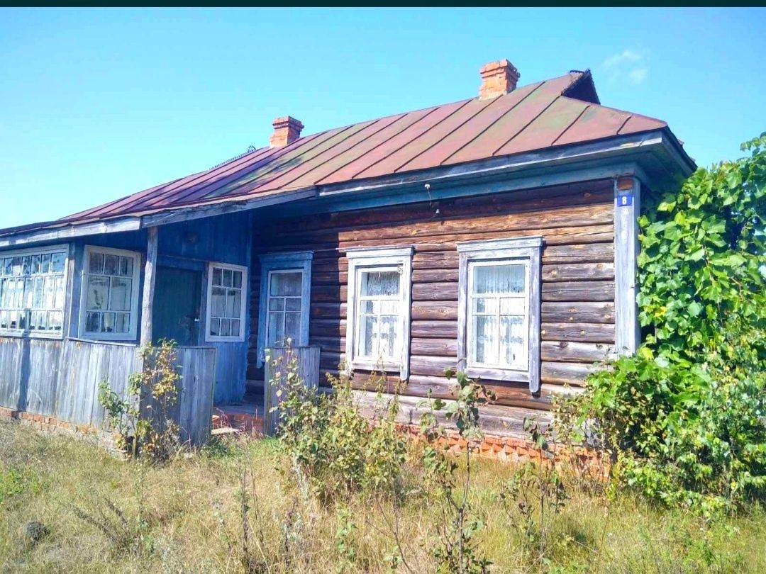 Отдельно стоящий дом в хуторе. Живописно.