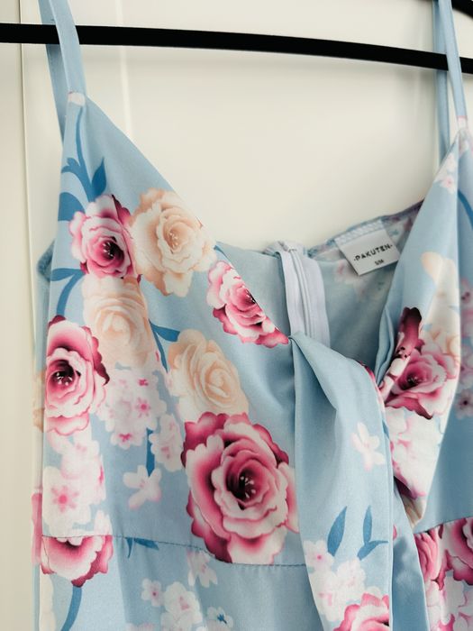 Śliczna niebieska kwiatowa sukienka Pakuten S/M Nowa