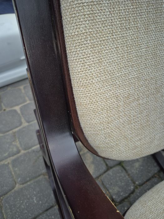 Fotel bujany drewniany.