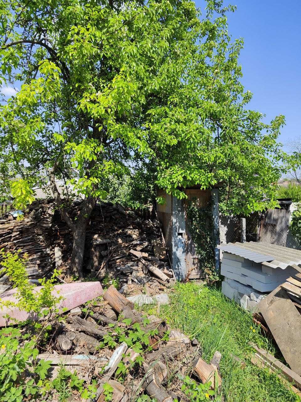 Продам дачу у місті Дніпро, будинок з ділянкою 7,5 соток.