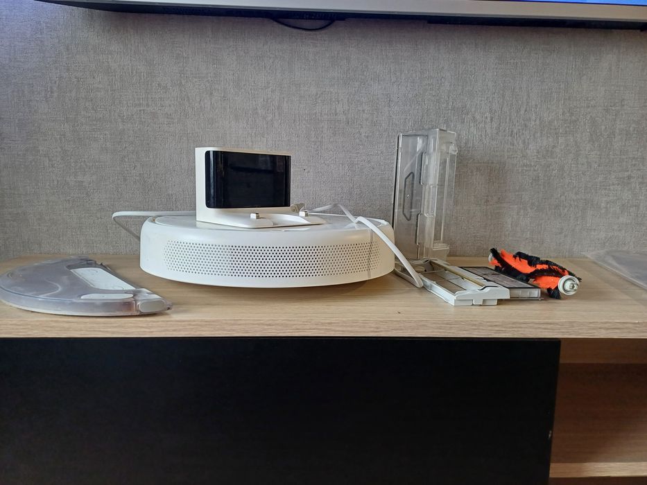 Продам робот-пилосос