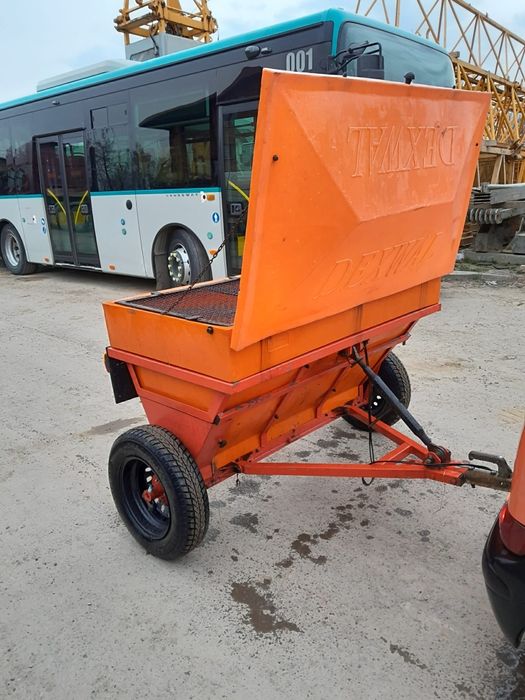 Siewnik piaskarka solarka dexwal do chodników i placów