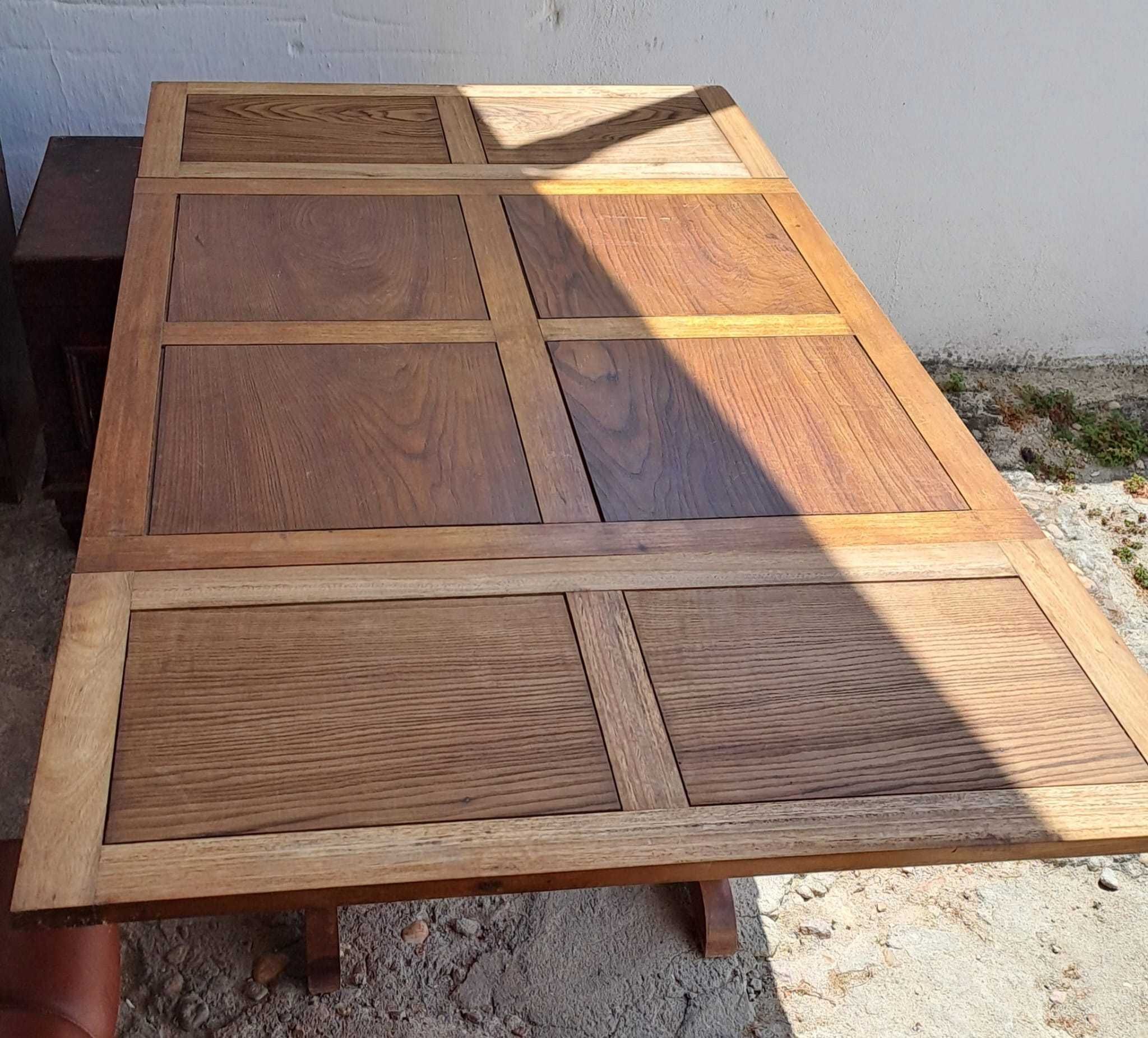 Mesa de madeira extensível