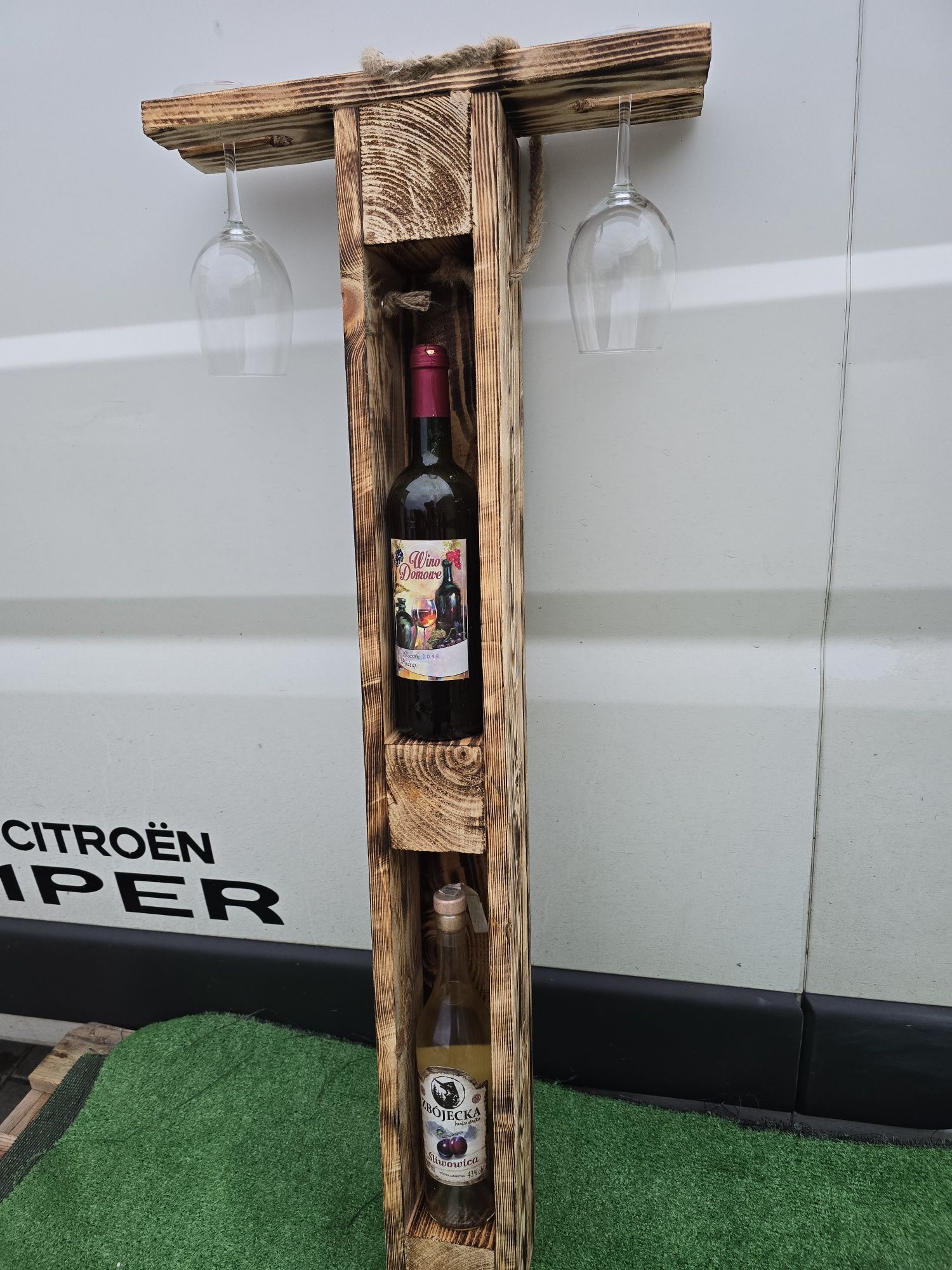 Półka na alkohol