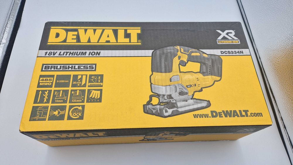 wyrzynarka DEWALT DCS334N