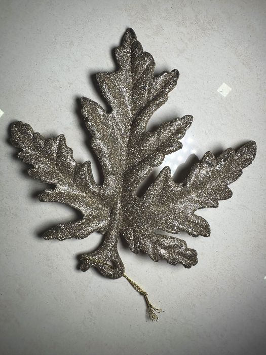 2 enfeites folha 3D 17cm - novo