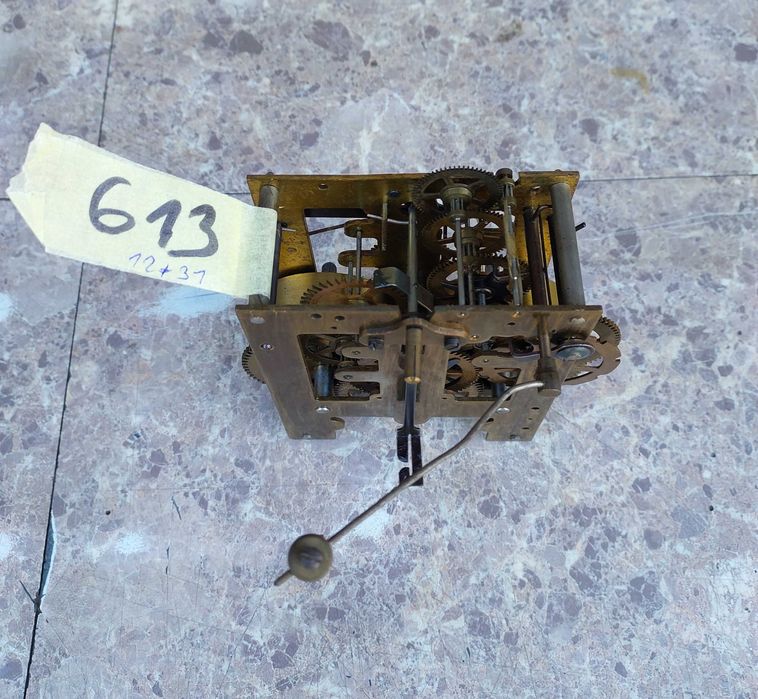 613 Mechanizm starego zegara ściennego PHS uszkodzone bicie