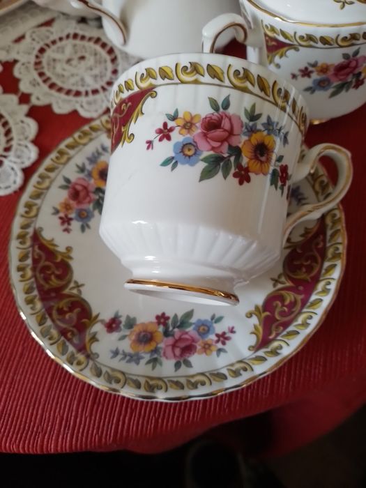 Chávena de café com pires em porcelana inglesa Royal Stafford Bone Chi