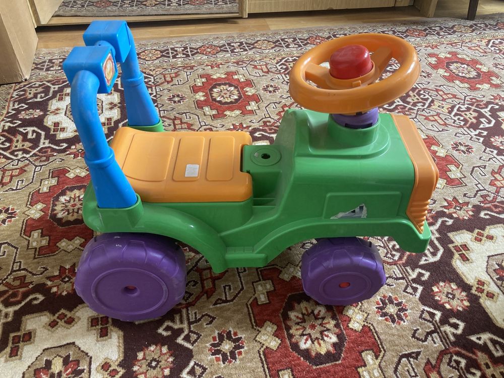Машинка дитяча толокар